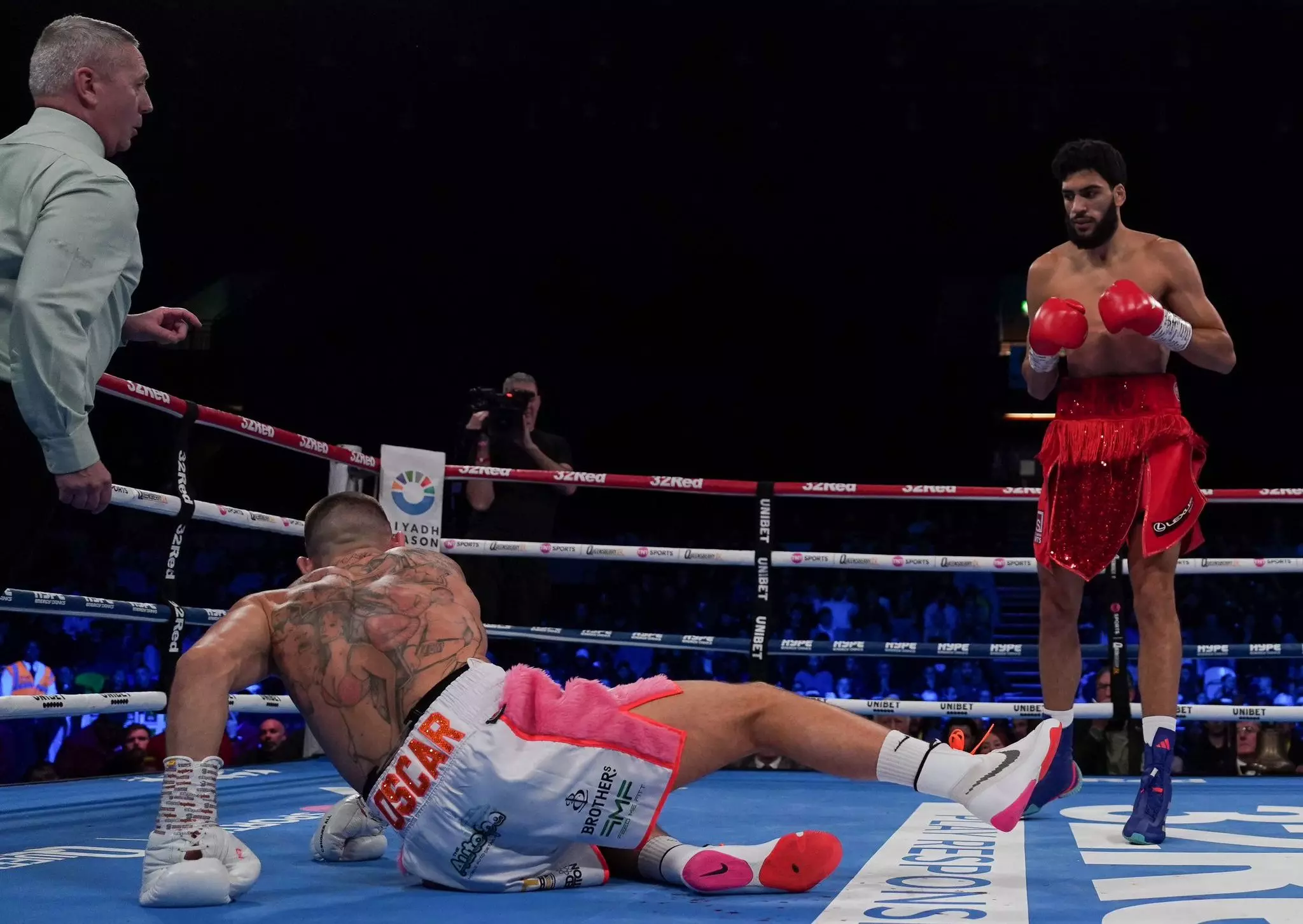Carlos Adames vs Hamzah Sheeraz: Full Breakdown and Fight Details - Adames vs Sheeraz