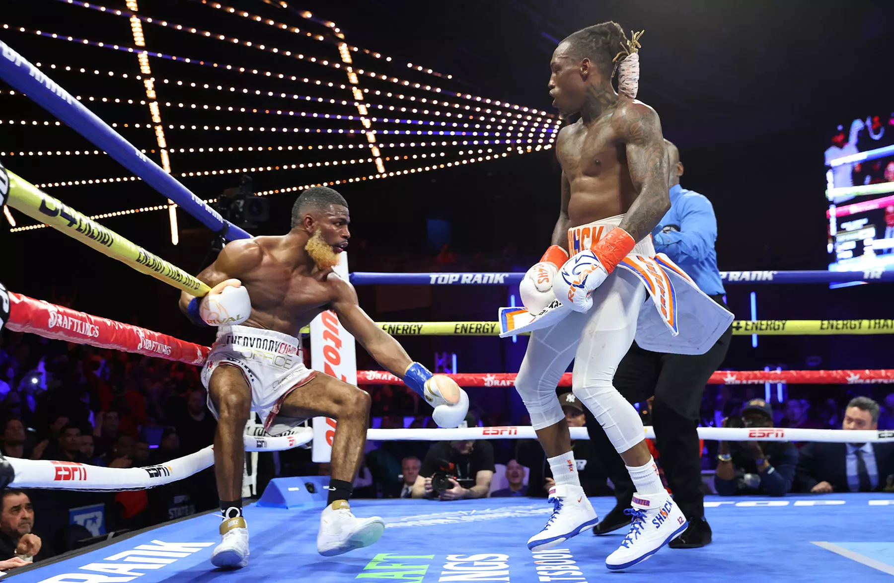 O'Shaquie Foster vs Ray Ford: O'Shaquie Foster knocks down Abraham Nova