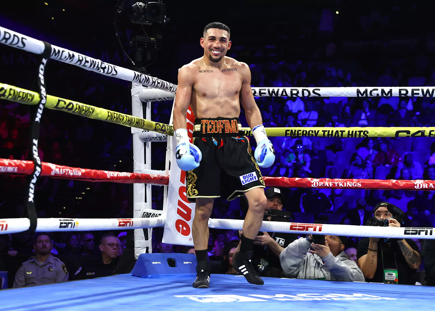 Teofimo Lopez vs Shakur Stevenson - Sugar Shane Mosley breaks it down