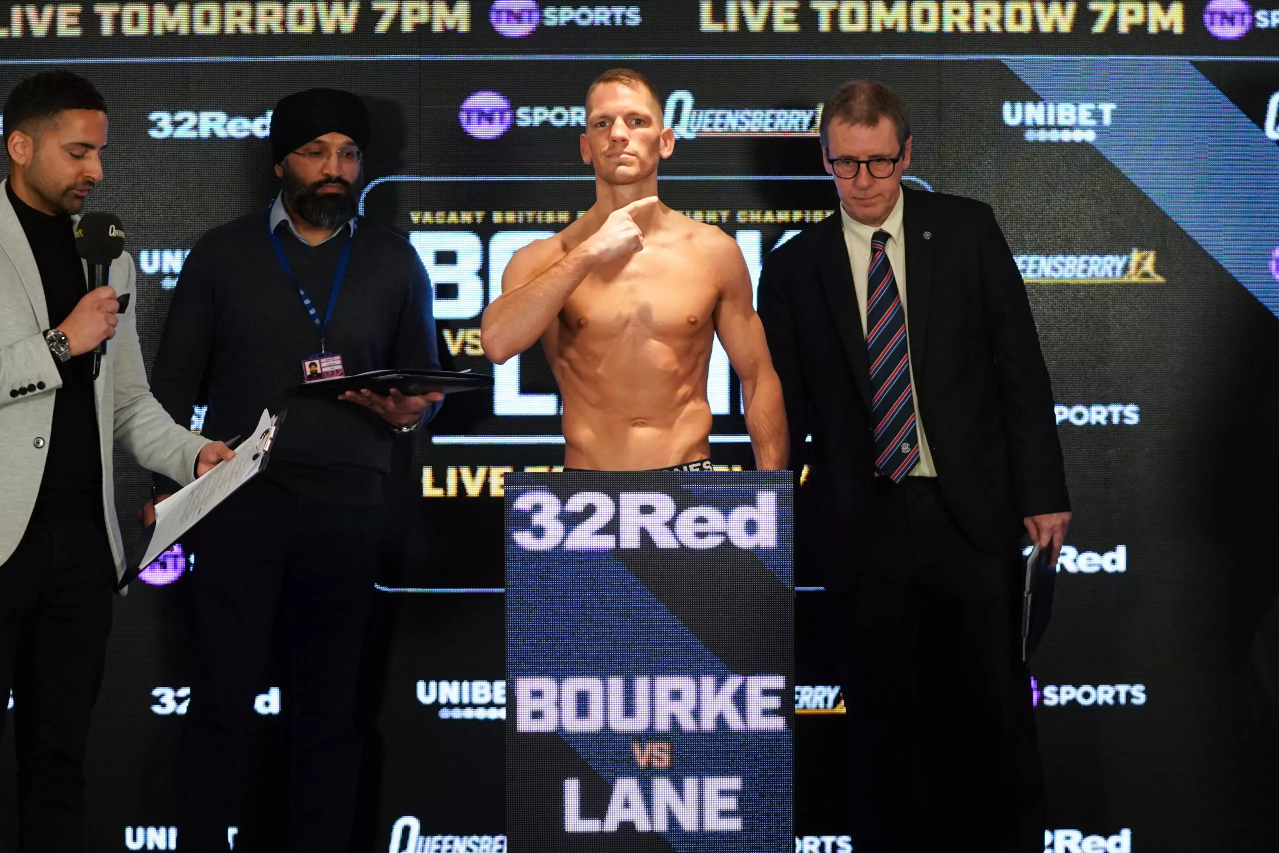 Ashley Lane Overwhelms Chris Bourke in Friday Night Action