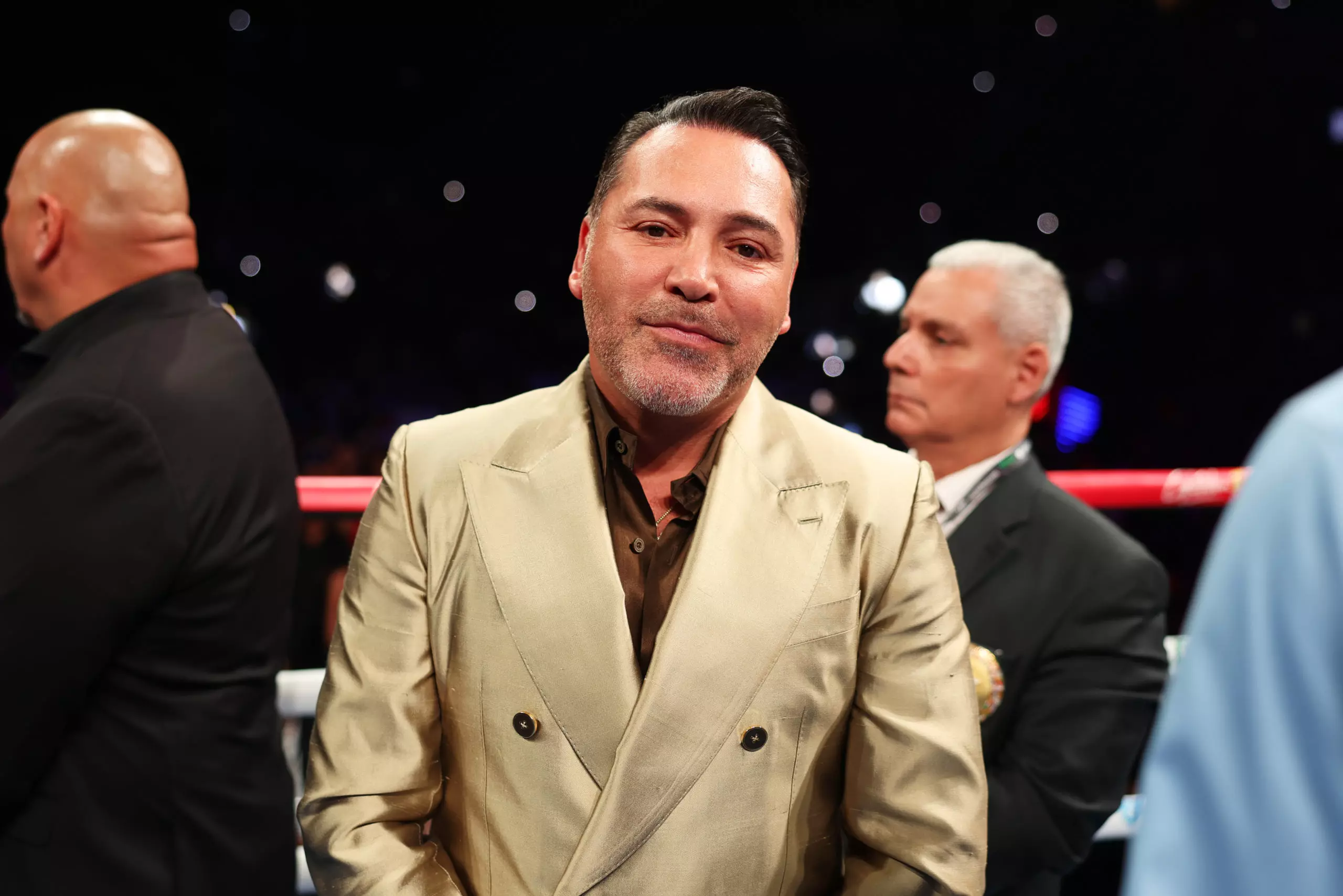 Relive the Drama: Shane Mosley’s Razor Close Victory Over Oscar De La Hoya - June 17, 2000