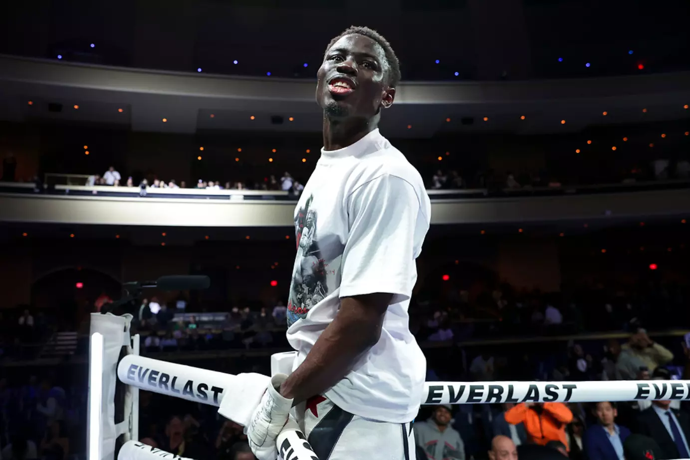 Richardson Hitchins withdraws from world title bout hours before scheduled start