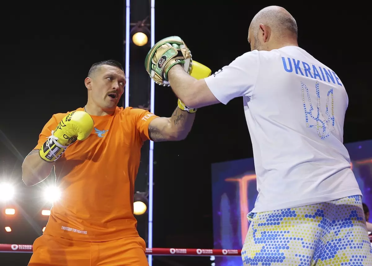 Oleksandr Usyk vs Mike Tyson: Tony Bellew Makes His Pick