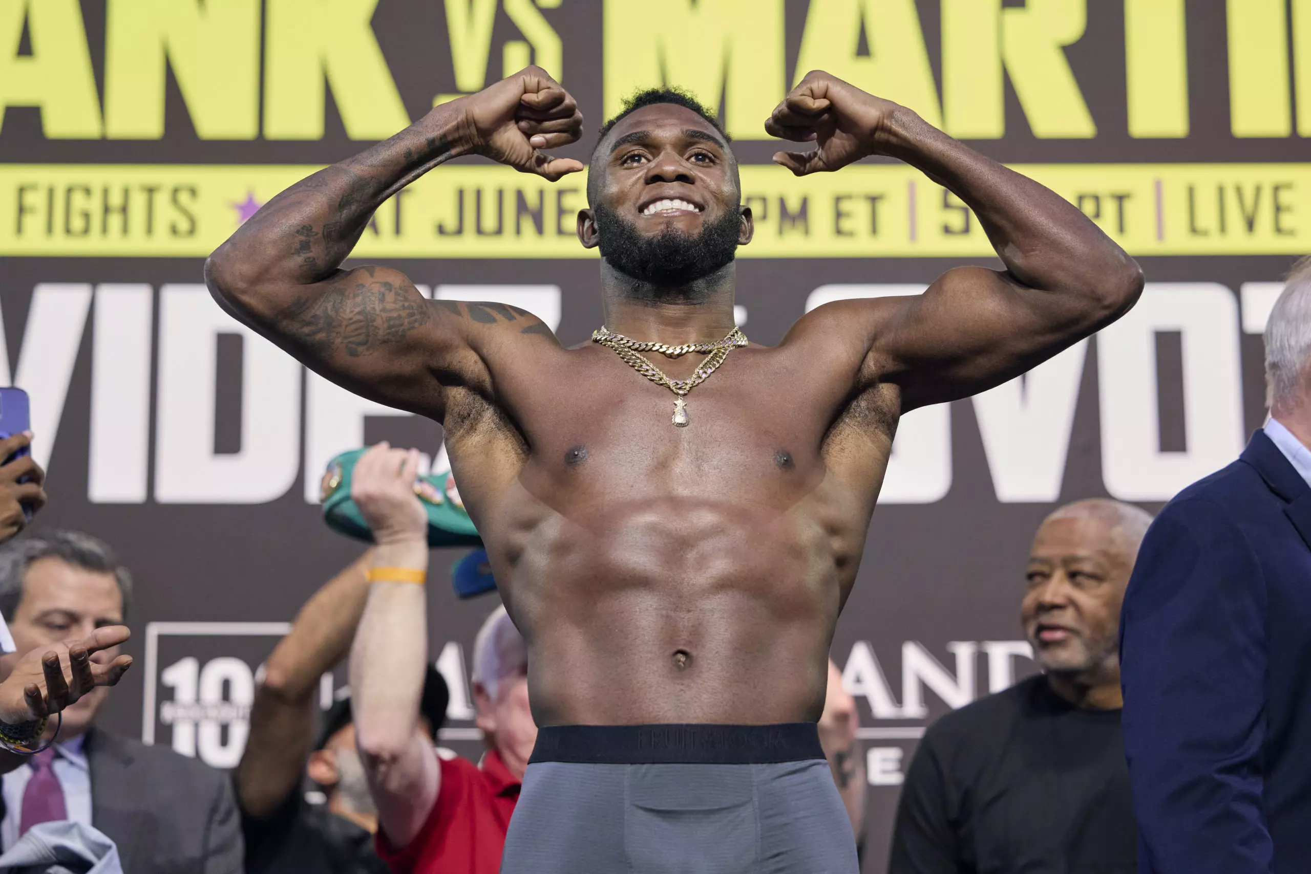 Carlos Adames Remains 160-lb Champion After Lacklustre Fight