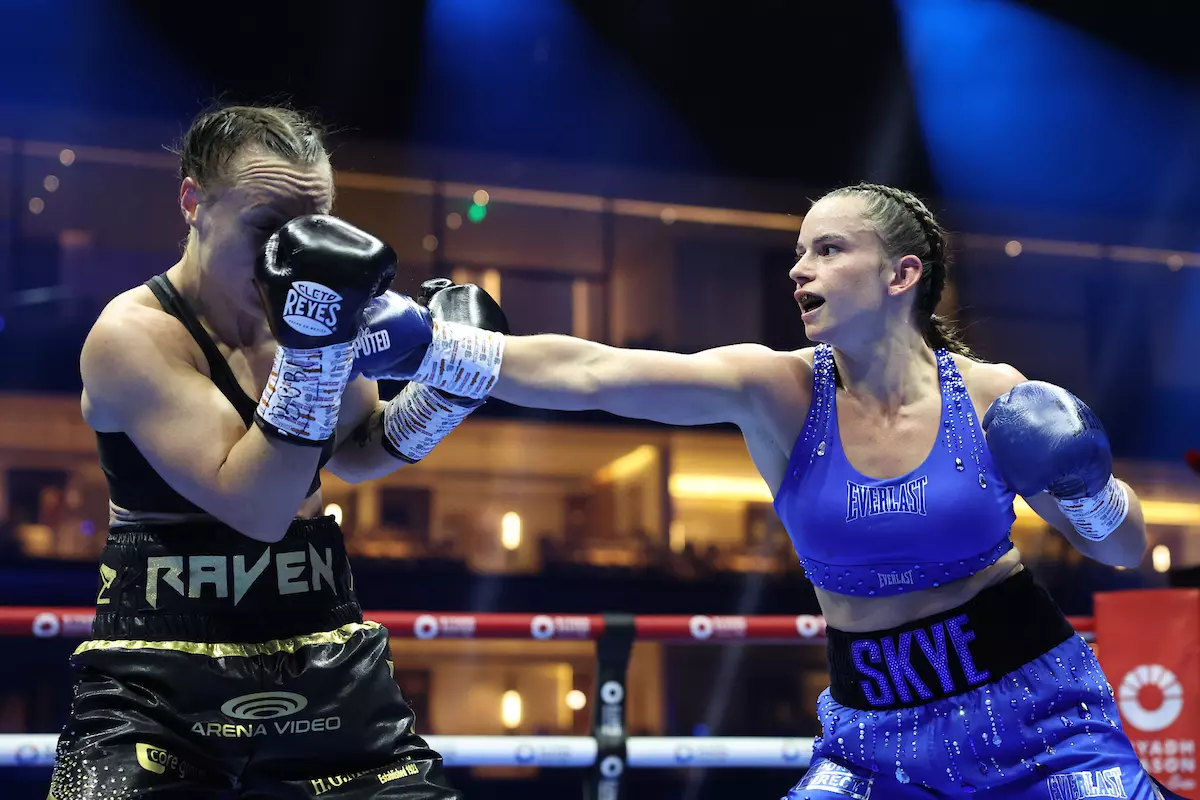 Skye Nicolson Decisions Raven Chapman to Retain 126-lb Title