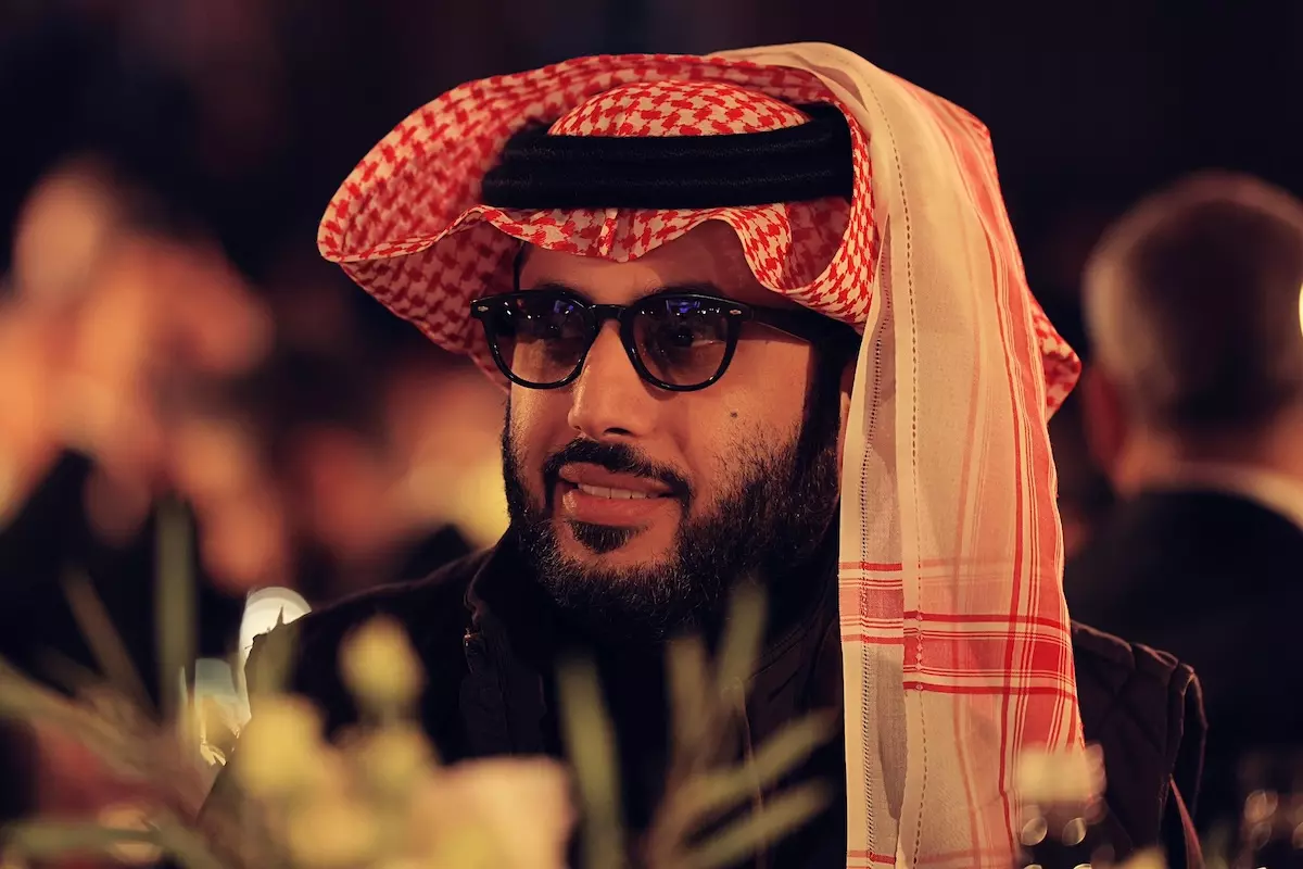 Turki Alalshikh Backs Undefeated British Fighter for Canelo vs Crawford Undercard – But Who Is He?