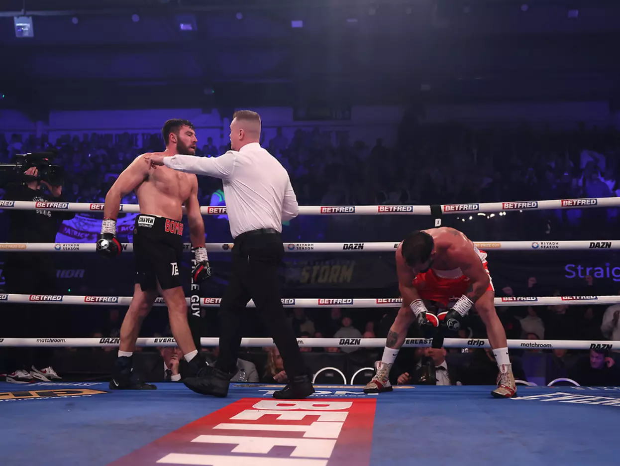 Pat Brown vs. Federico Grandone: 'Bomber' Explodes in Pro Debut
