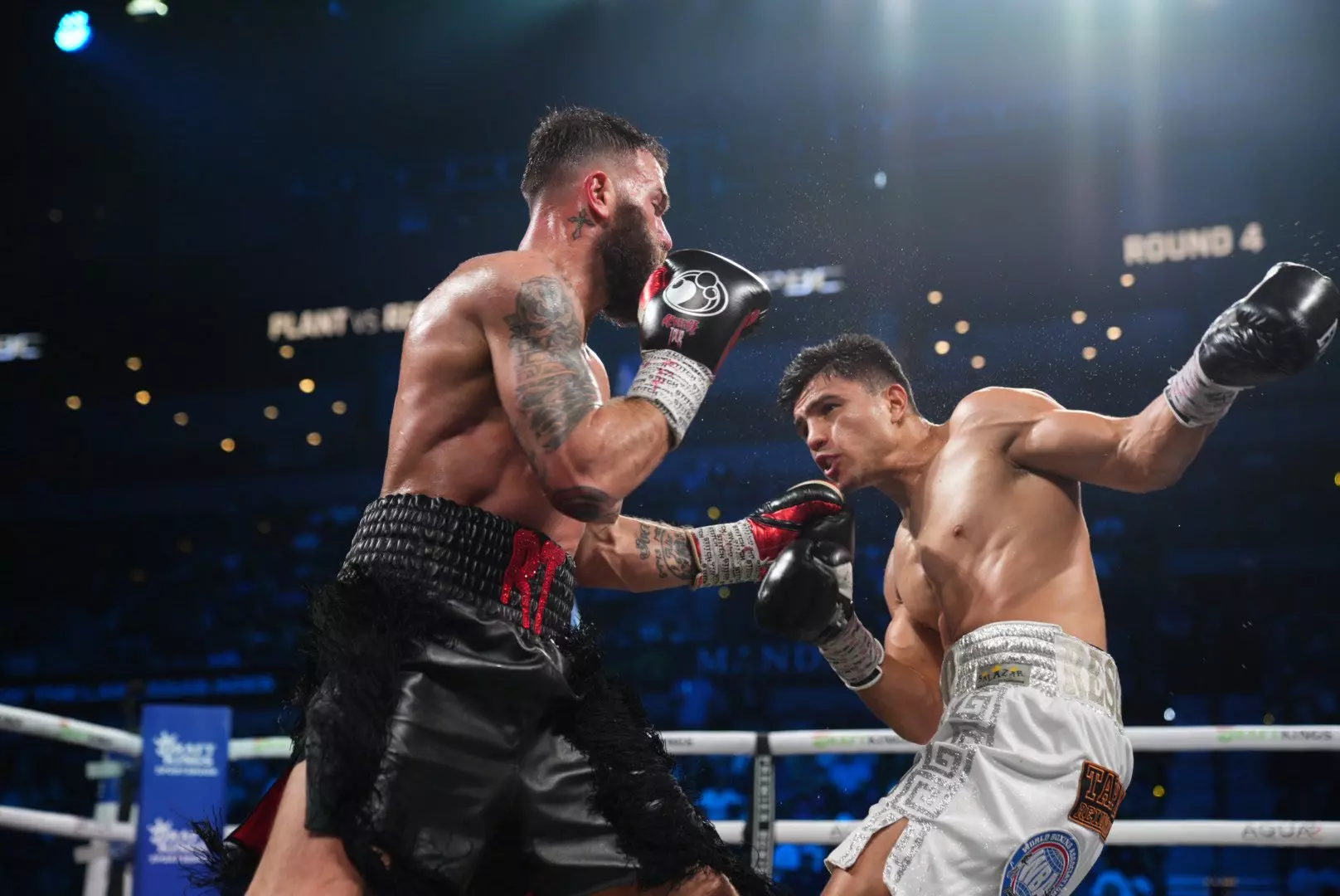 Teofimo Lopez Gives Honest Ringside Reaction to Caleb Plant Defeat - Caleb Plant vs Resendiz