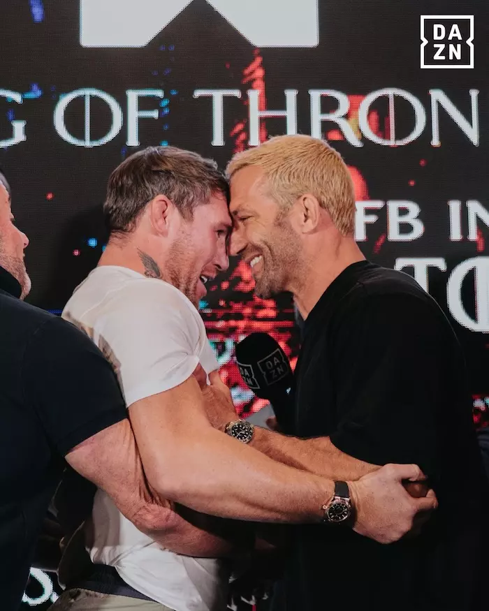 Darren Till head to head with Luke Rockhold