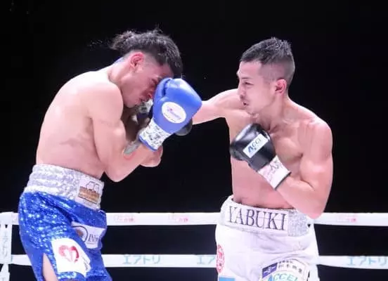 Title fights from around the world - Masamichi Yabuki gets knockout in final round