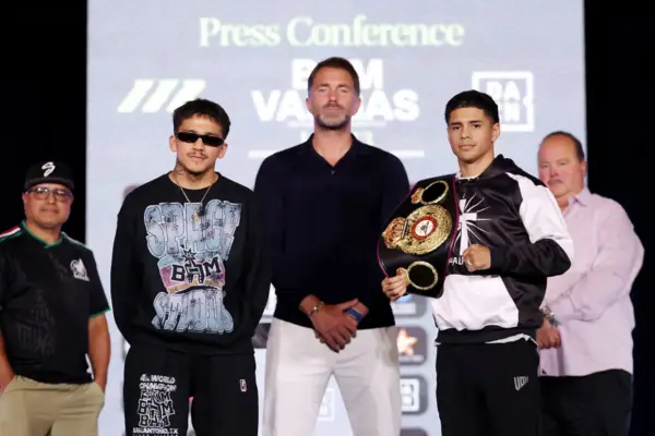 Antonio Vargas and Jesse Rodríguez face the cameras