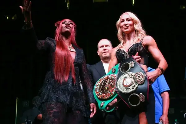 Kaye Scott and Claressa Shields pose for the cameras