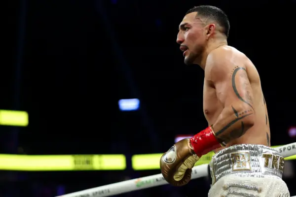 Teófimo López in the ring