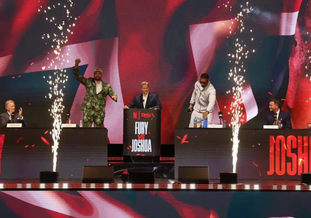 Tyson Fury vs Anthony Joshua presser - both enter the stage in London