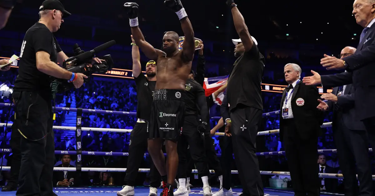 Daniel Dubois raises both hands in rematch against Fabio Wardley