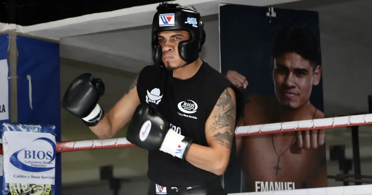Emanuel Navarrete in headgear preparing for Foster fight on October 24
